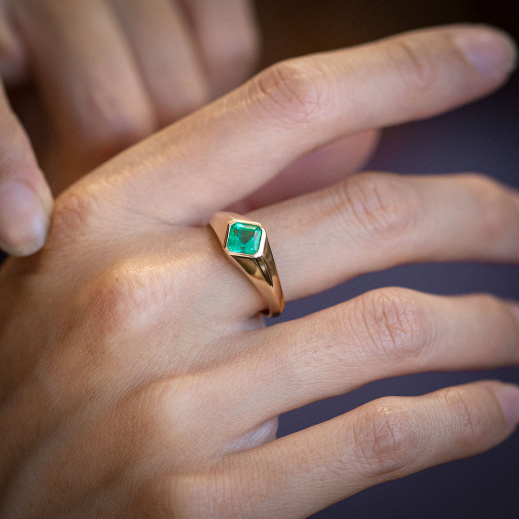 Asscher Cut Emerald Geometric Signet ring in 9 carat Gold