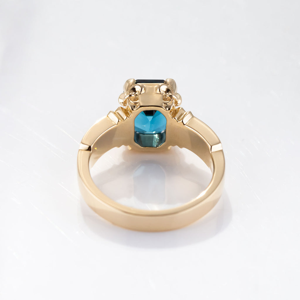 4.35 carat London Blue Topaz Art Deco ring in 9 carat Gold