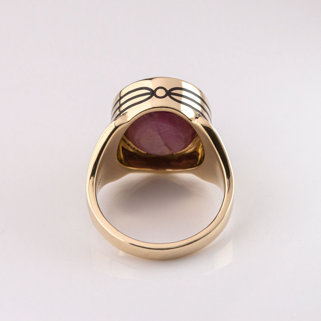 Pink Star Ruby Nouveau Deco ring in 9 carat Gold