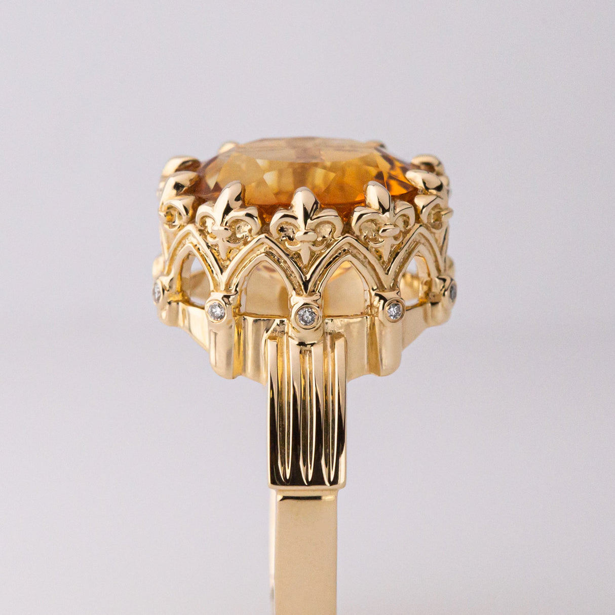 6.80 carat Citrine Royal Diadem ring with Diamonds in 9 carat Gold