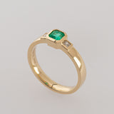 Little Princess ring with Emerald and Diamonds in 9 carat Gold