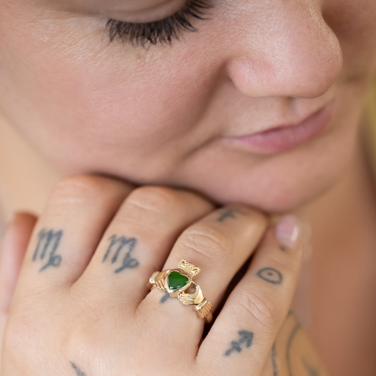 Pounamu Claddagh Gold Ring