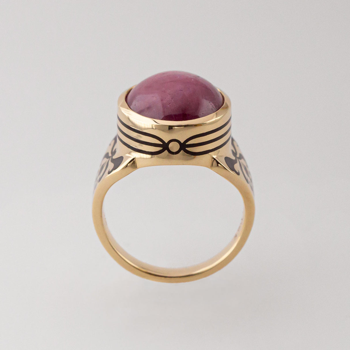 Pink Star Ruby Nouveau Deco ring in 9 carat Gold