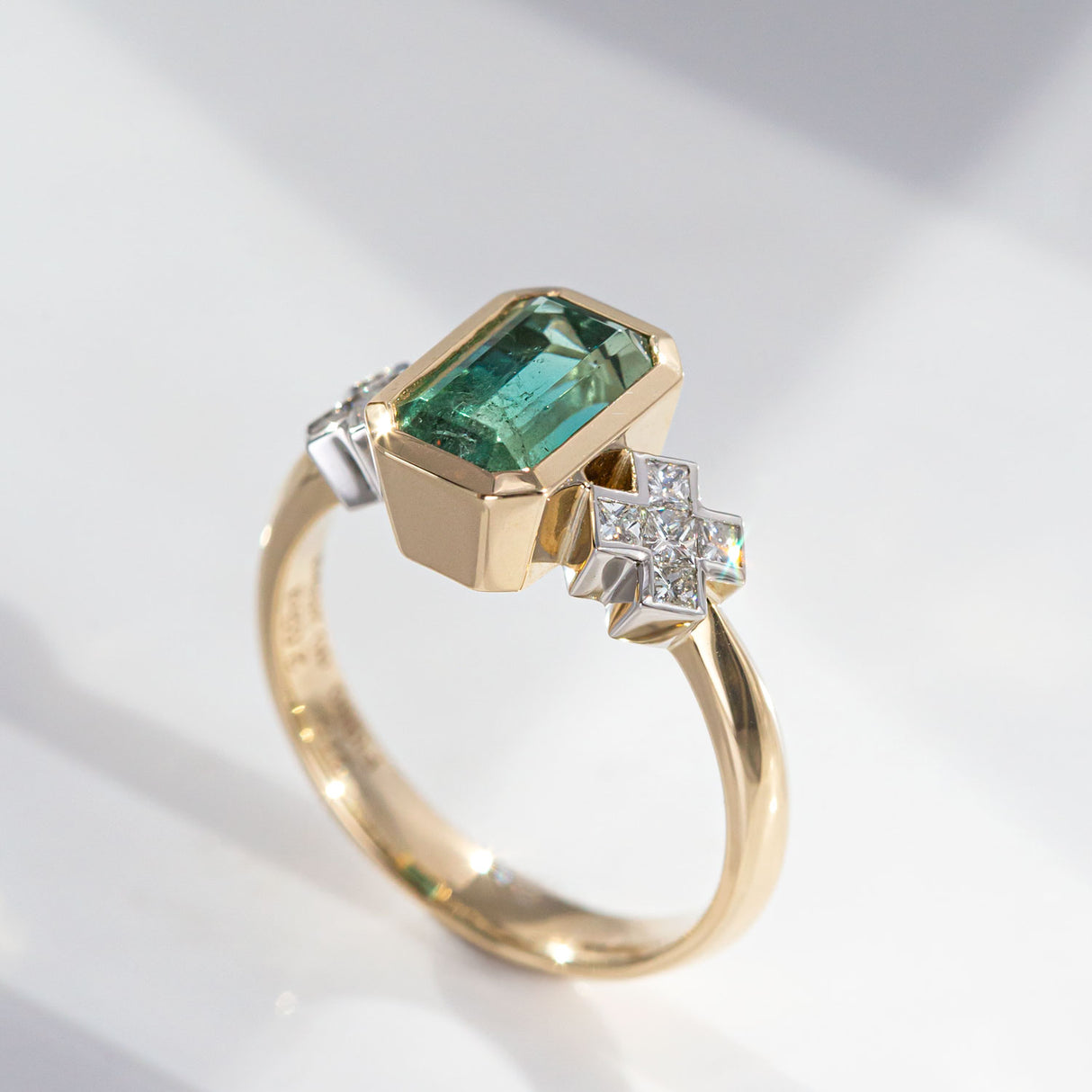 2.02 carat Blue to Green Tourmaline Kiss Kiss ring in Platinum and 9 carat Gold