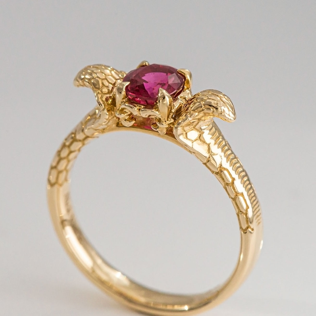 1.10 carat Red/Pink Sapphire Double Rising Cobra ring in 9 carat Gold