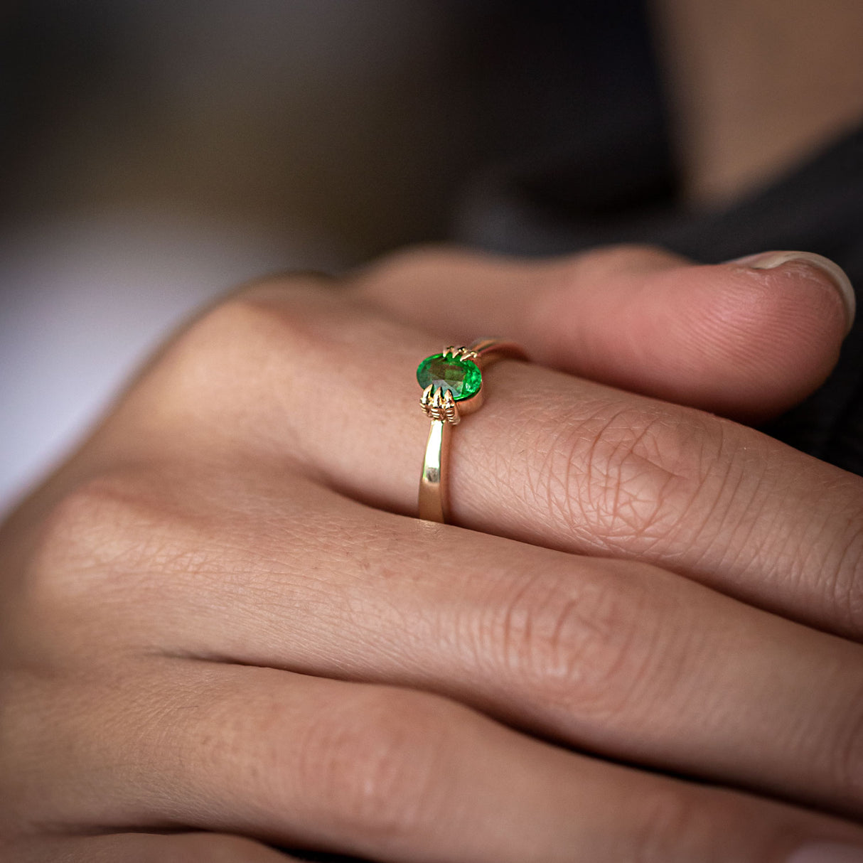 Apple Green Tsavorite Baby Dragon Claw ring in 9 carat Gold