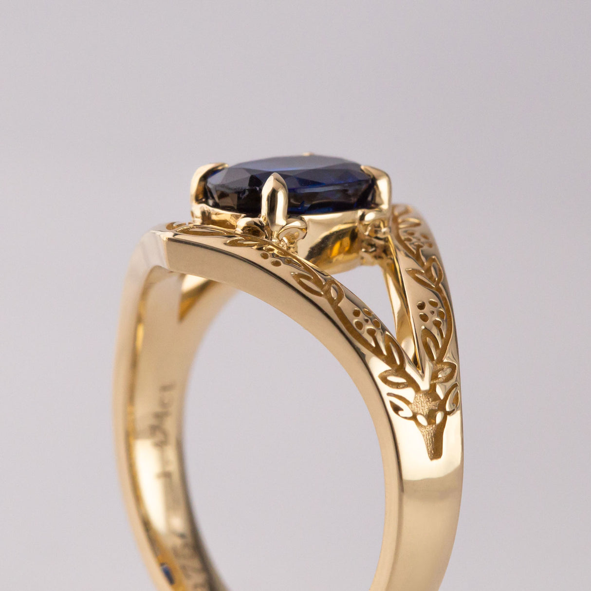 1.47 ct Blue Kyanite Cernunnos ring in 9 carat Gold