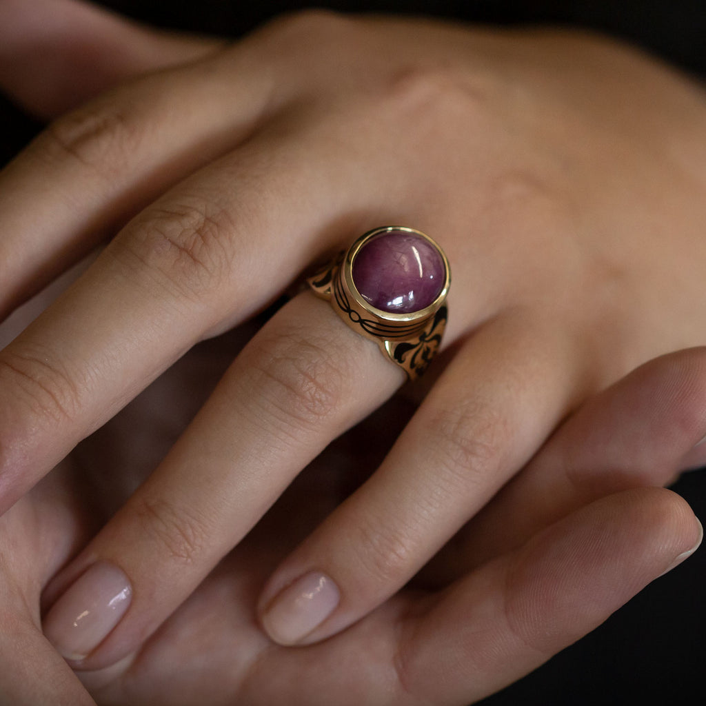 Pink Star Ruby Nouveau Deco ring in 9 carat Gold