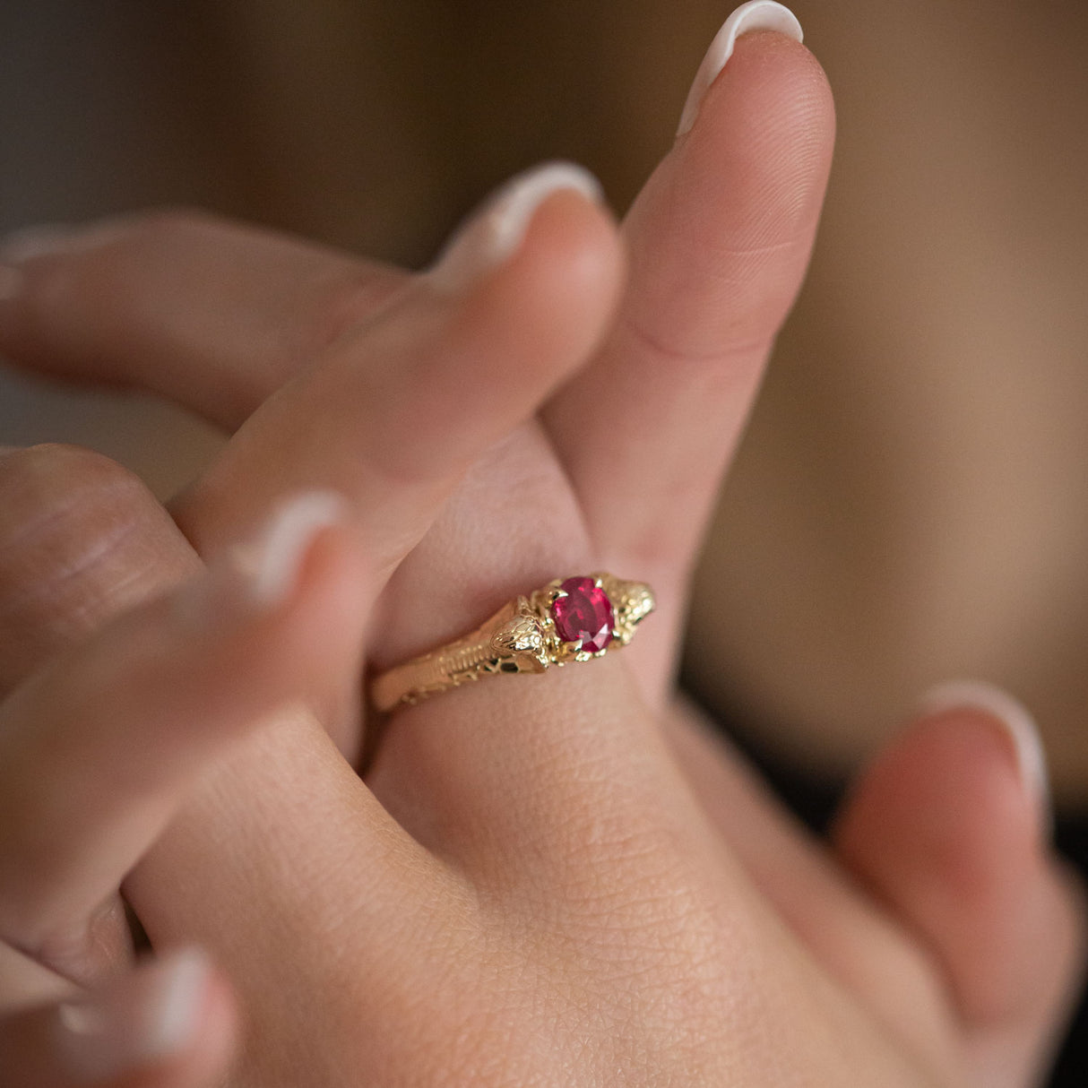 1.10 carat Red/Pink Sapphire Double Rising Cobra ring in 9 carat Gold