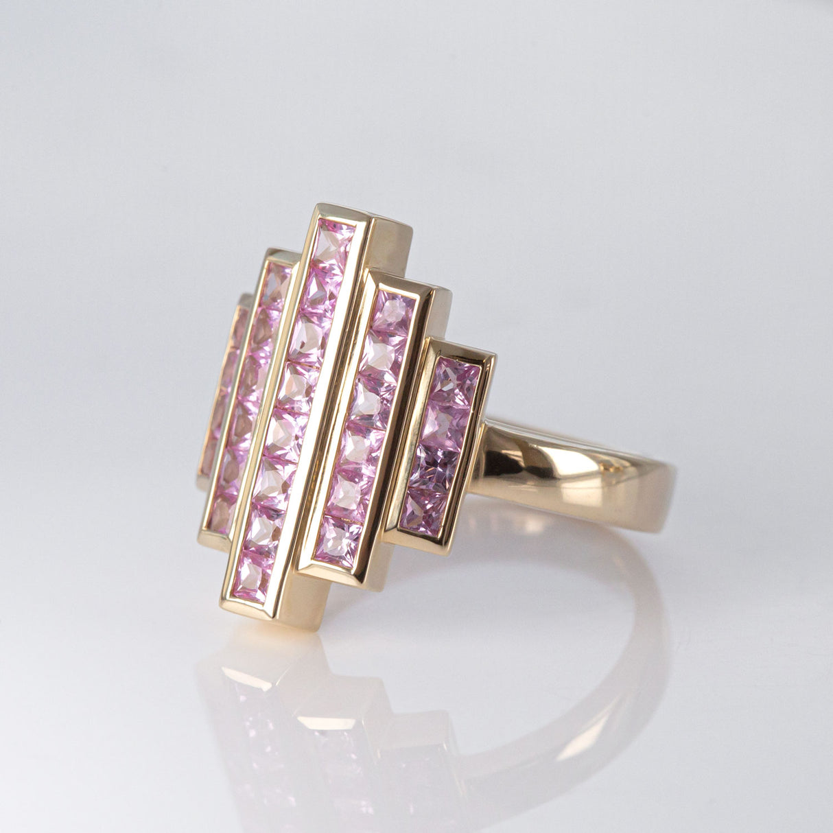 Pink Sapphire Manhattan ring in 9 carat Gold