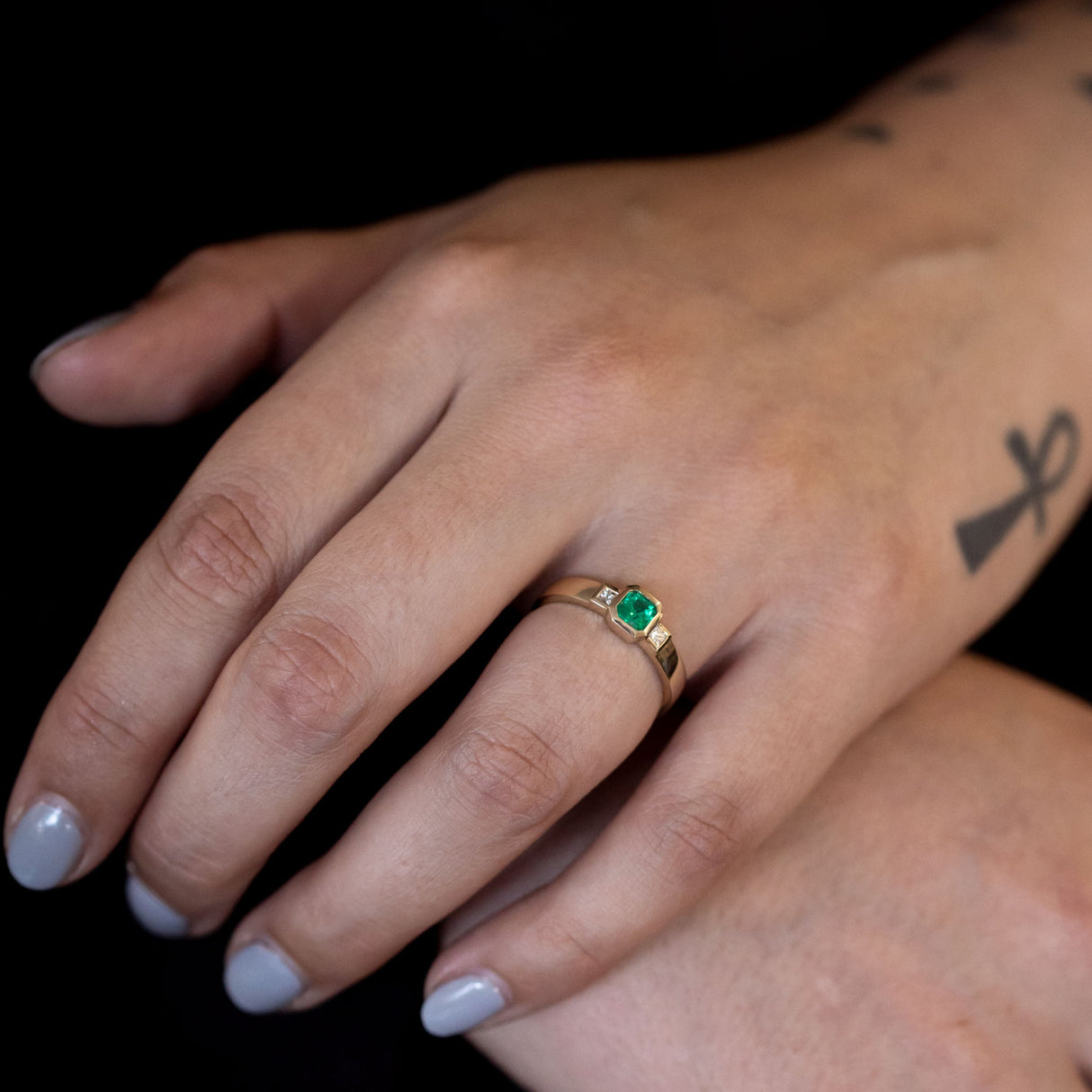 Little Princess ring with Emerald and Diamonds in 9 carat Gold