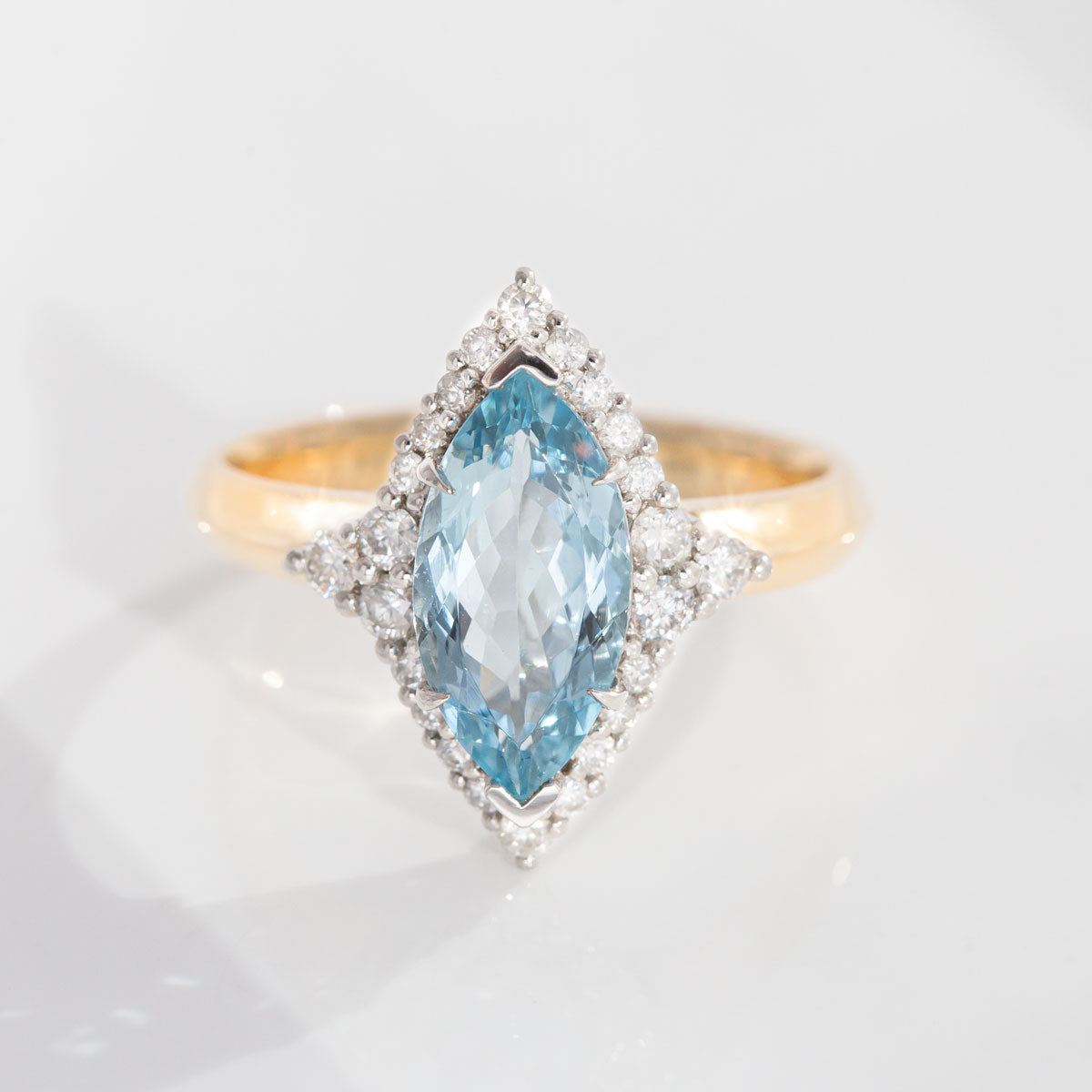 1.94 carat Aquamarine and Diamond Starlight ring in 9 carat Gold and Platinum