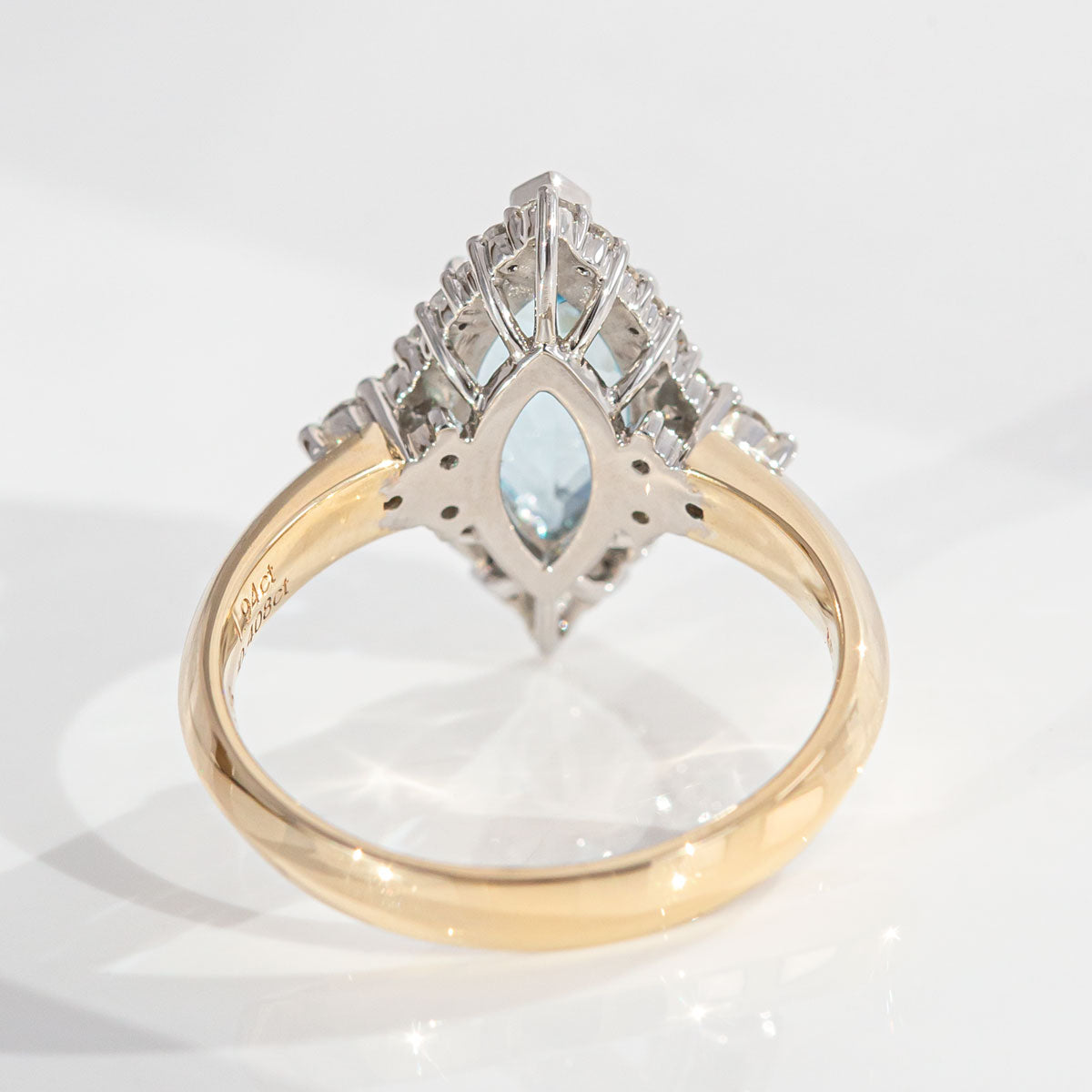 1.94 carat Aquamarine and Diamond Starlight ring in 9 carat Gold and Platinum