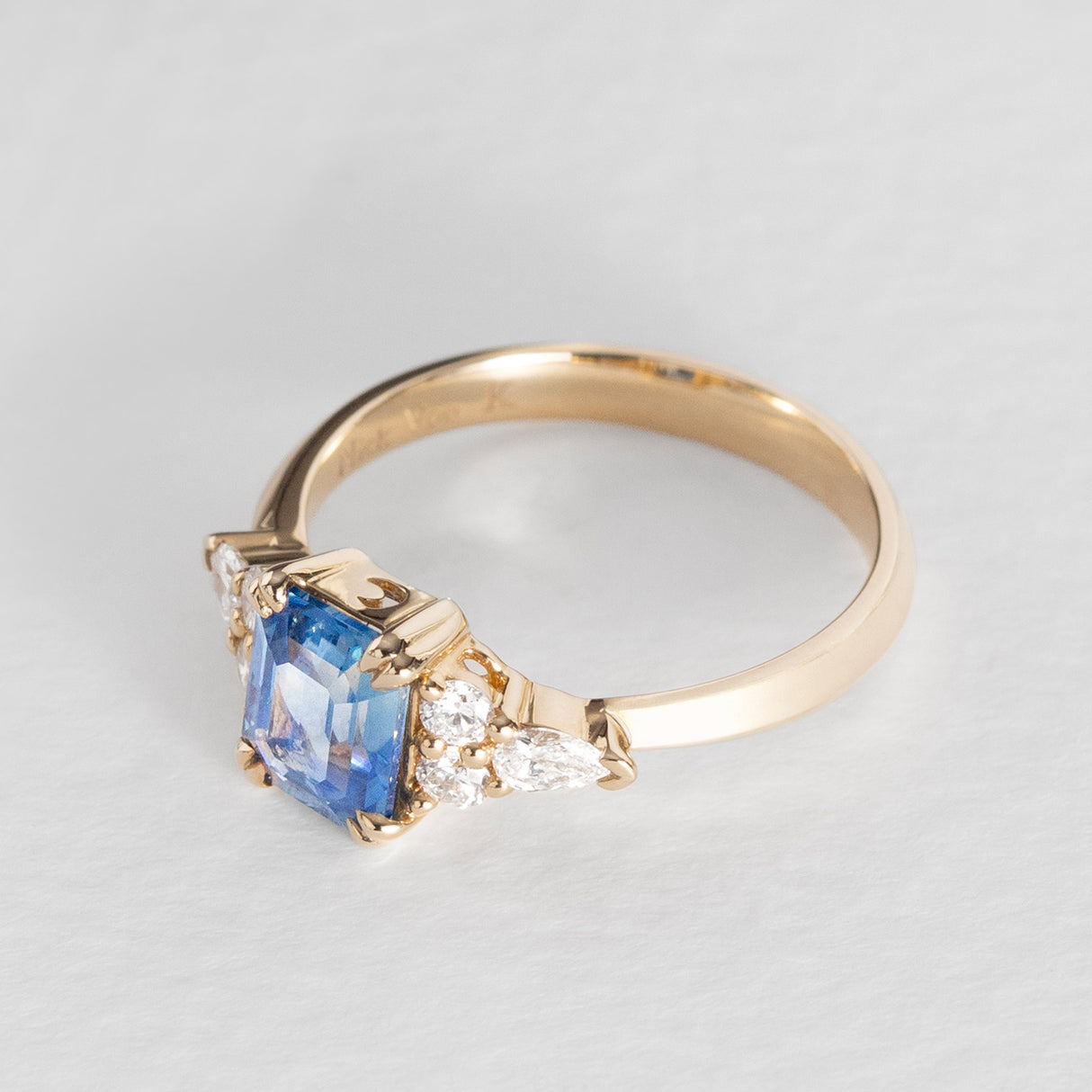 Cloud Kiss Sapphire Ring