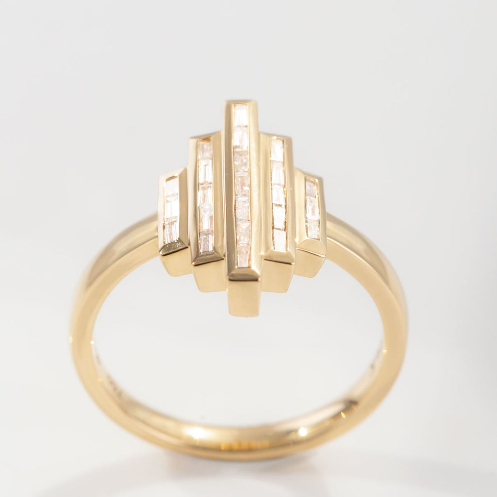 Diamond Manhattan ring in 18 carat Gold