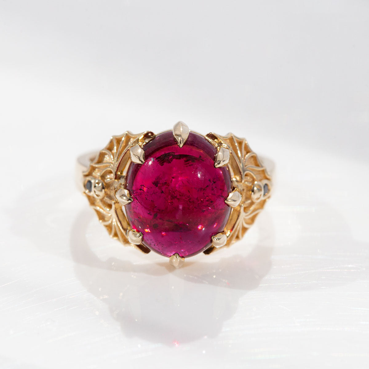 8.84 ct Blood Red Tourmaline Vampire ring in 9 carat Gold