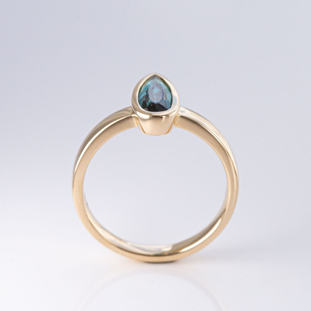 Water of Life ring with Indicolite Tourmaline in 9 carat Gold