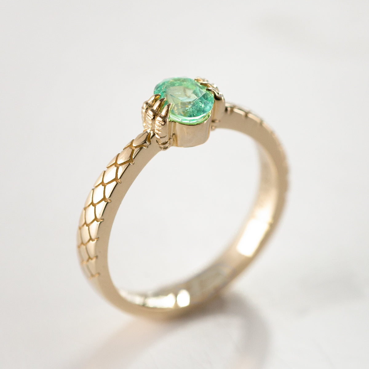 Lagoon Emerald Baby Dragon Claw ring in 9 carat Gold