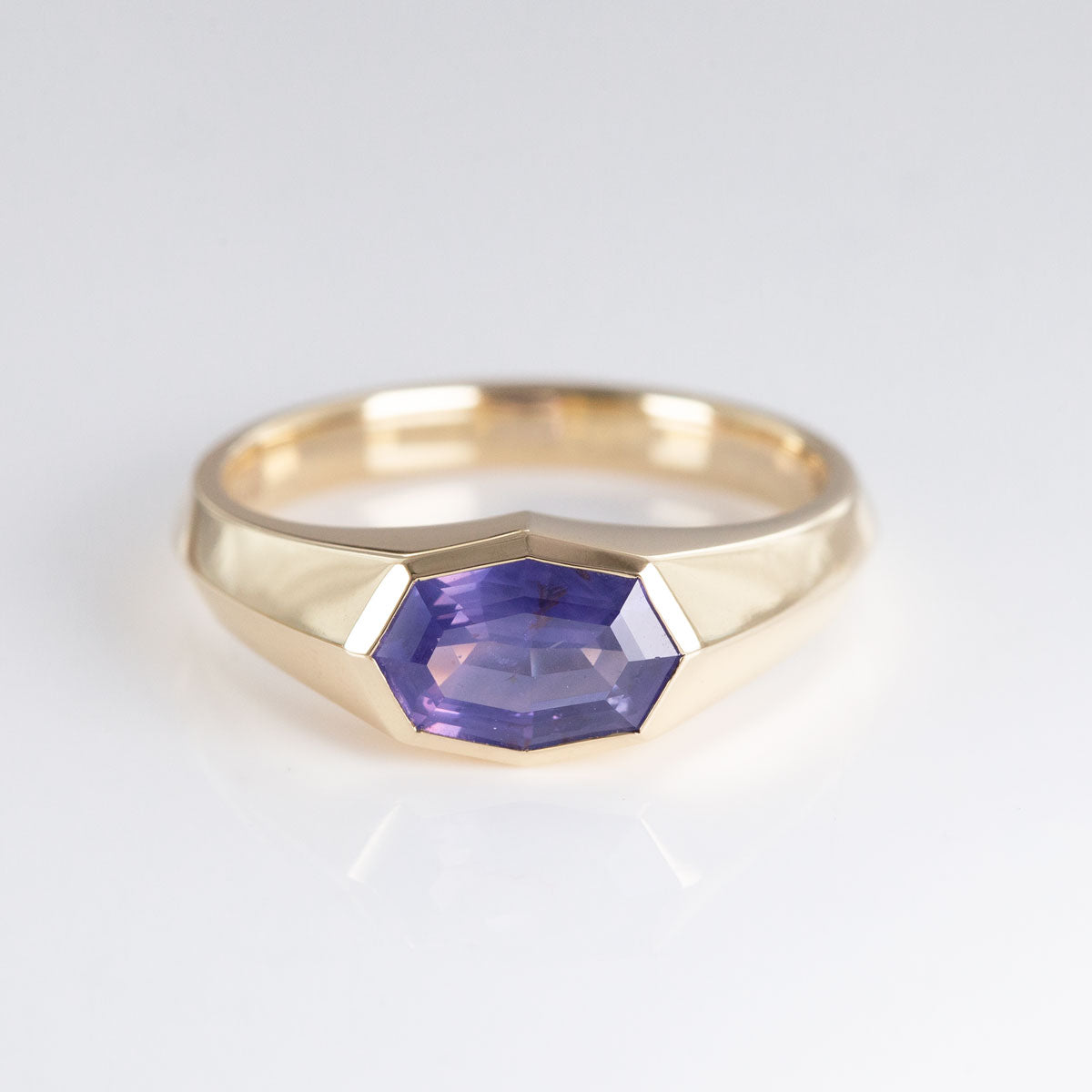 1.41 carat Purple Sapphire Octagonal Signet ring in 9 carat Gold