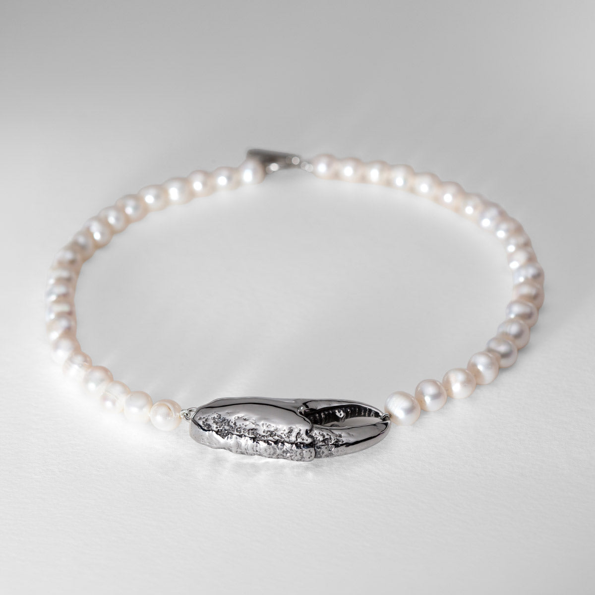 Pinch Me Pearls Necklace