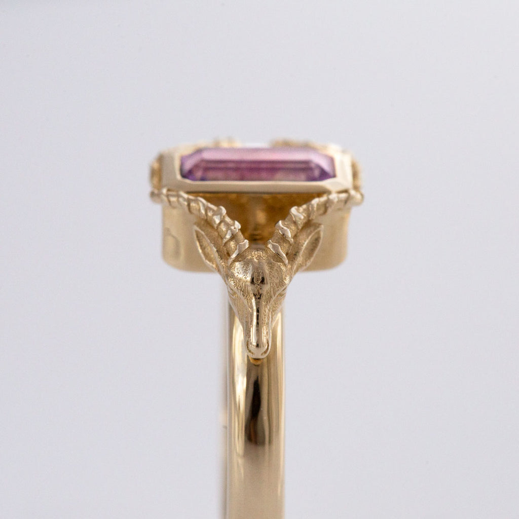 1.21 carat Purple/Pink Ombré Sapphire Impala ring in 9 carat Gold