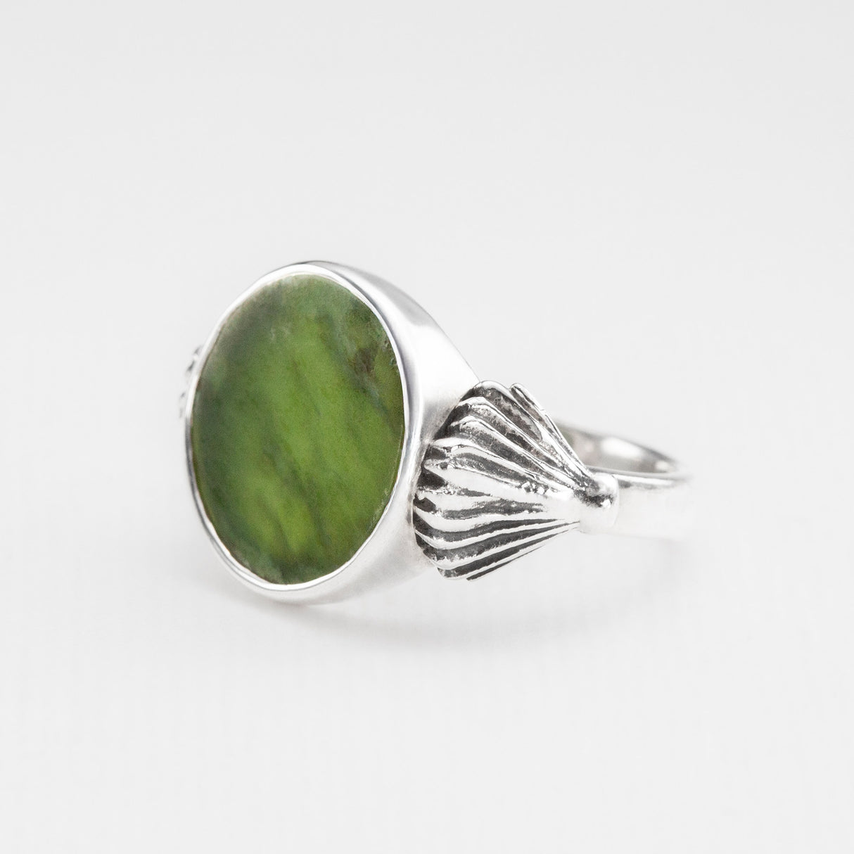 Pīwakawaka Pounamu Ring
