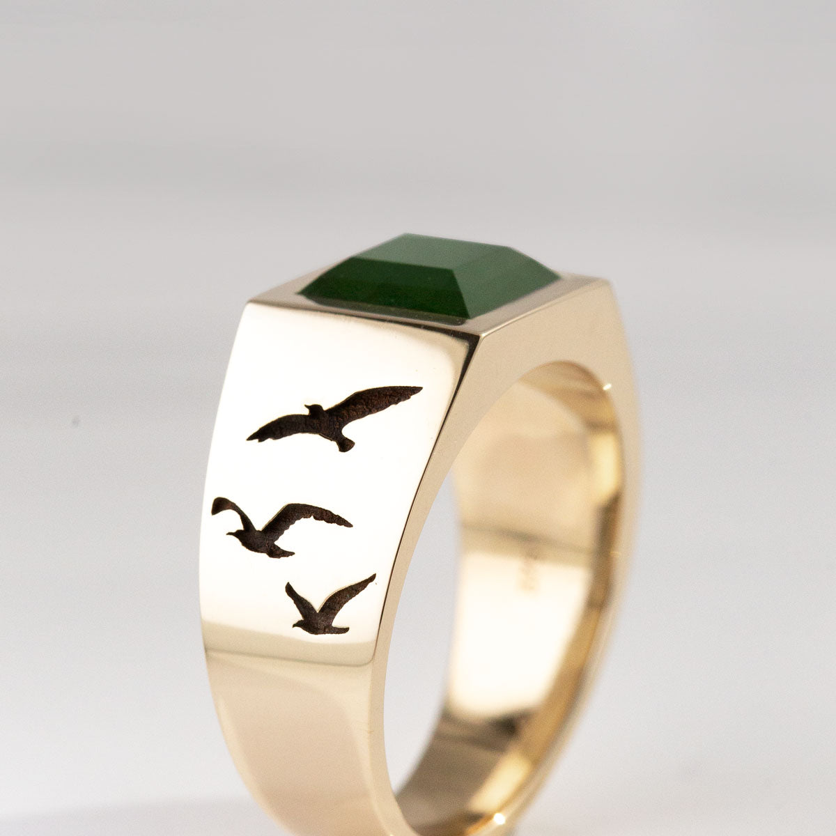 Pounamu Voyager Signet ring in 9 carat Gold