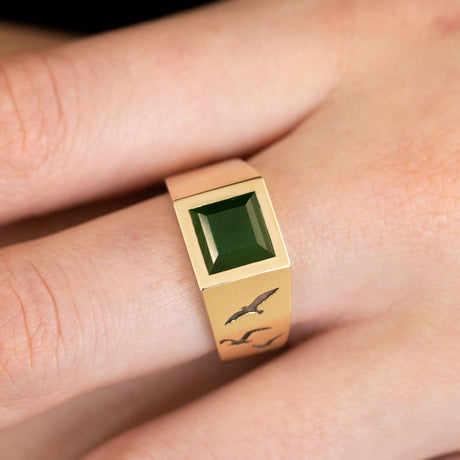 Pounamu Voyager Signet ring in 9 carat Gold