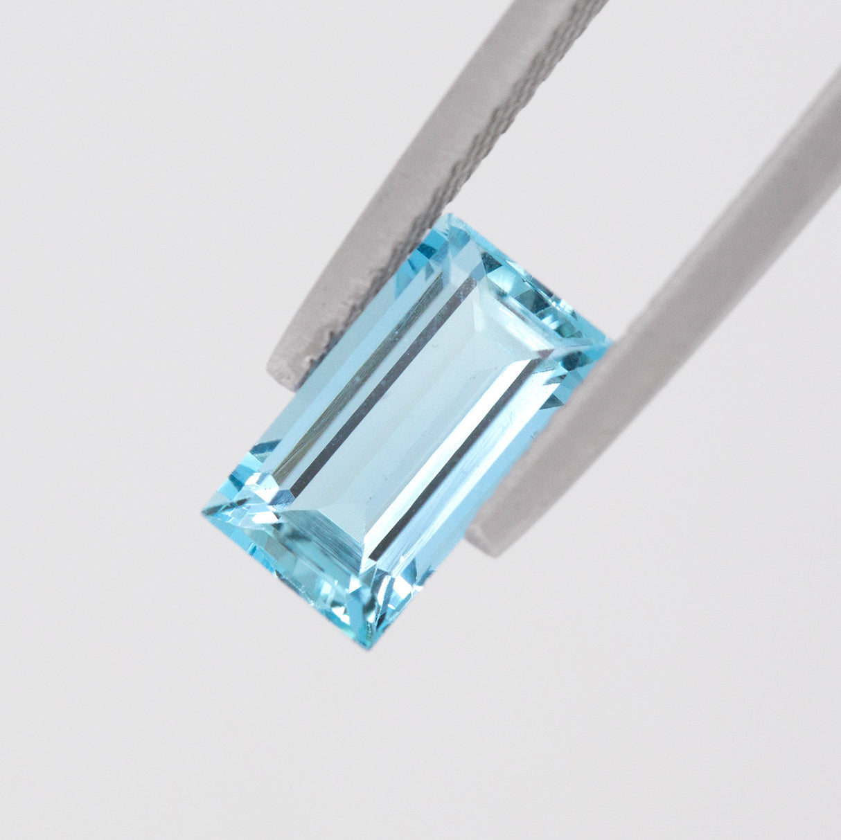 Parisian Sky Blue Rectangular Aquamarine 1.95 carats