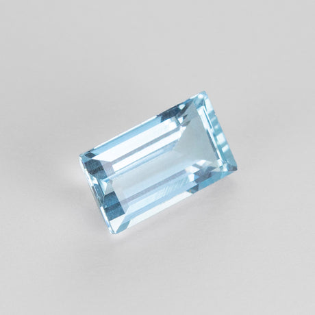 Parisian Sky Blue Rectangular Aquamarine 1.95 carats