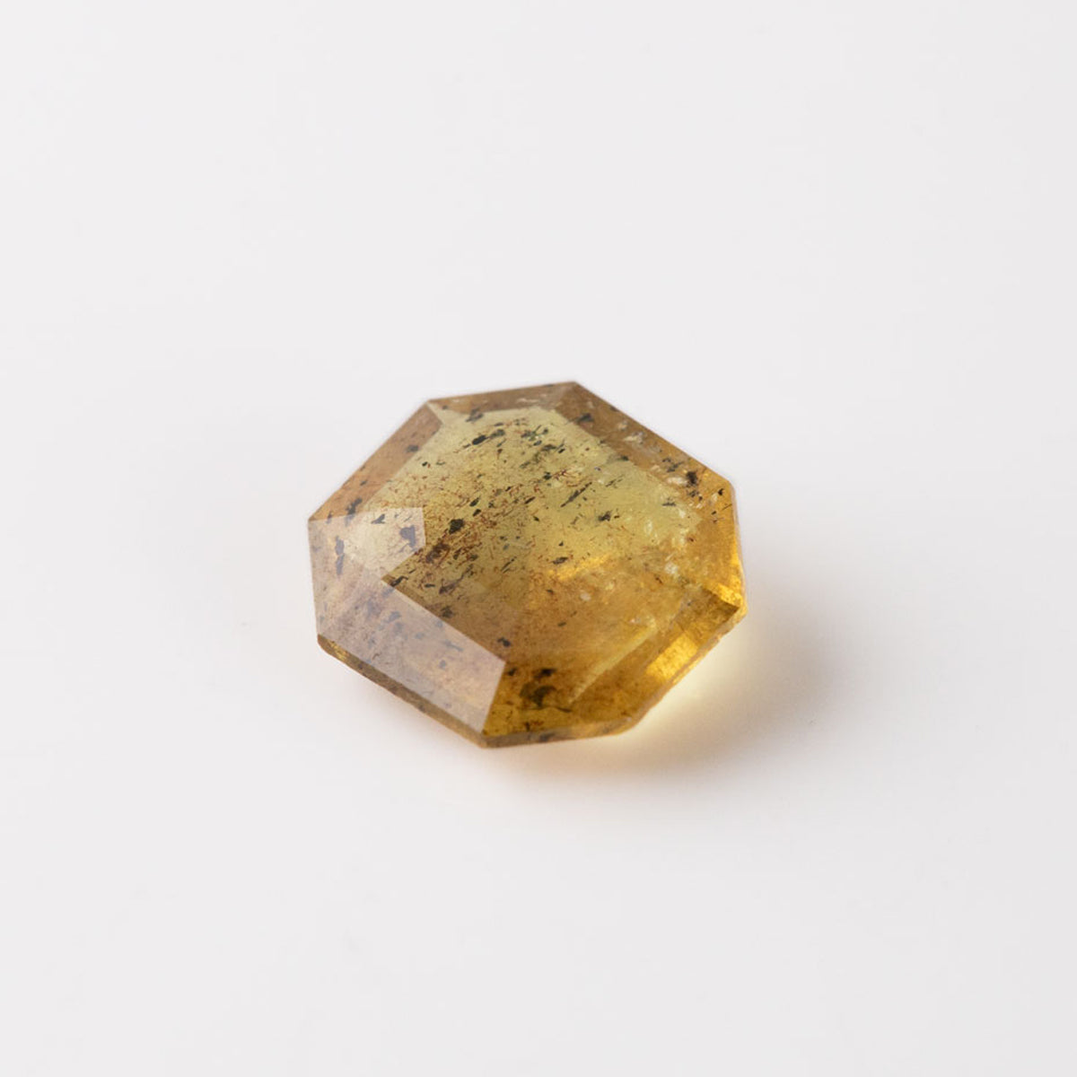 Golden Salt and Pepper Sapphire Octagonal cut 2.08 carats