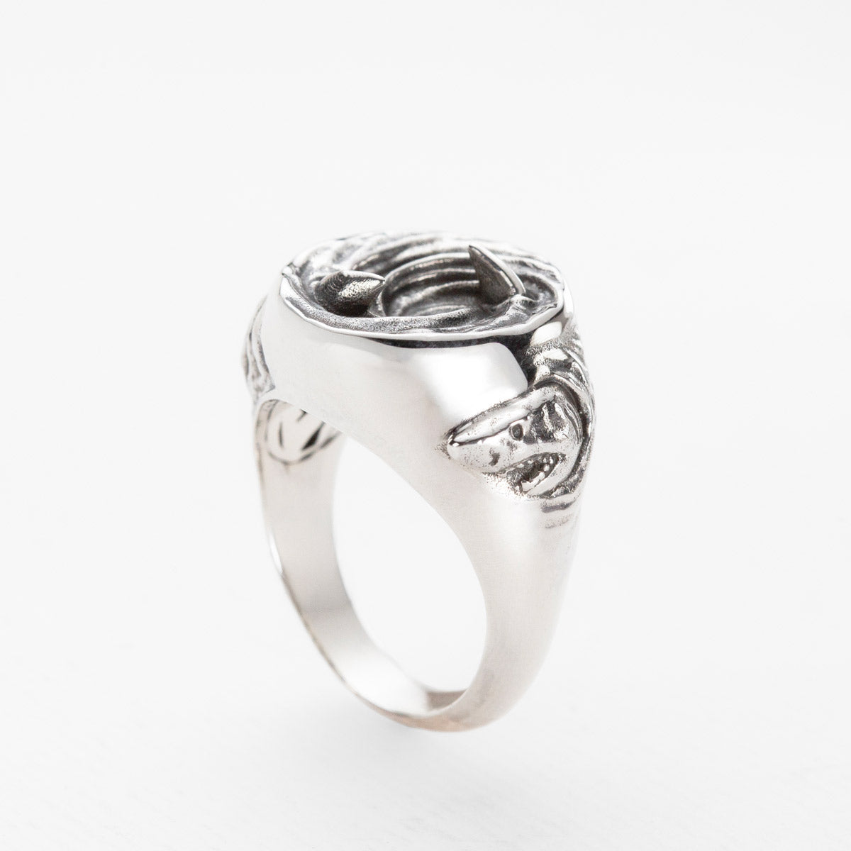 Thrasher Ring