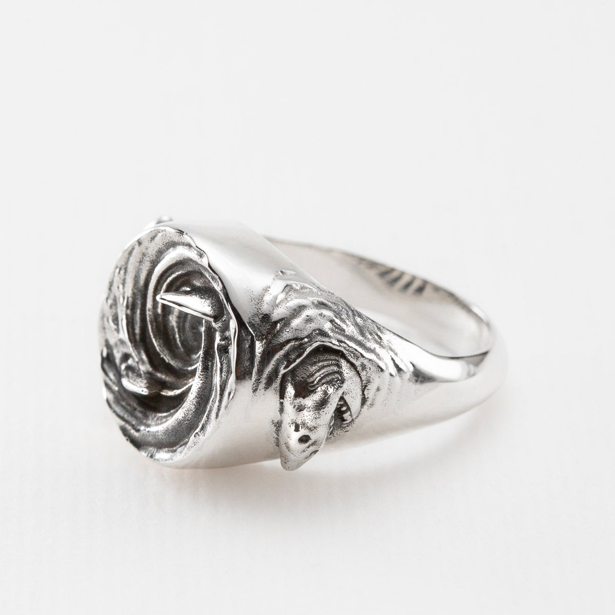 Thrasher Ring