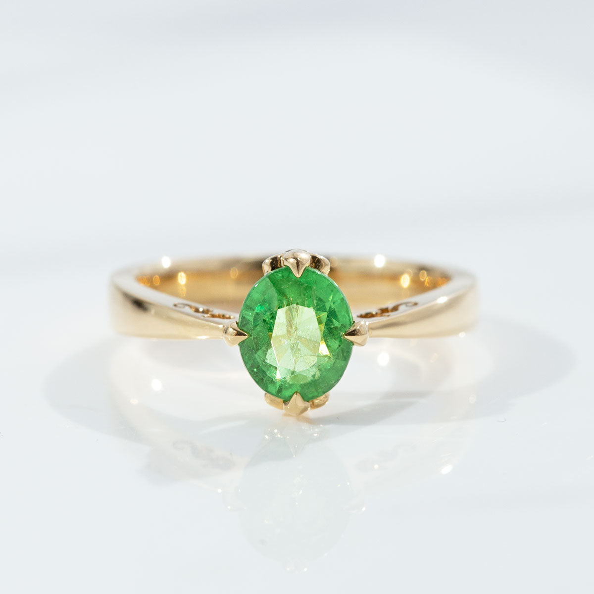 1.57 Tsavorite Seahorse Romance ring in 18 carat Gold