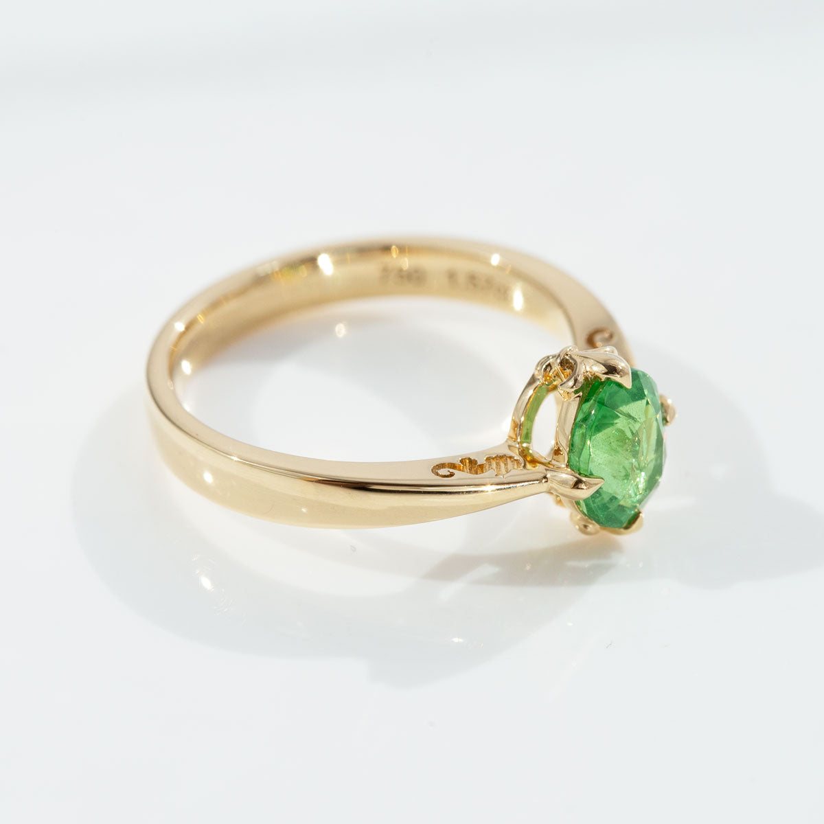 1.57 Tsavorite Seahorse Romance ring in 18 carat Gold