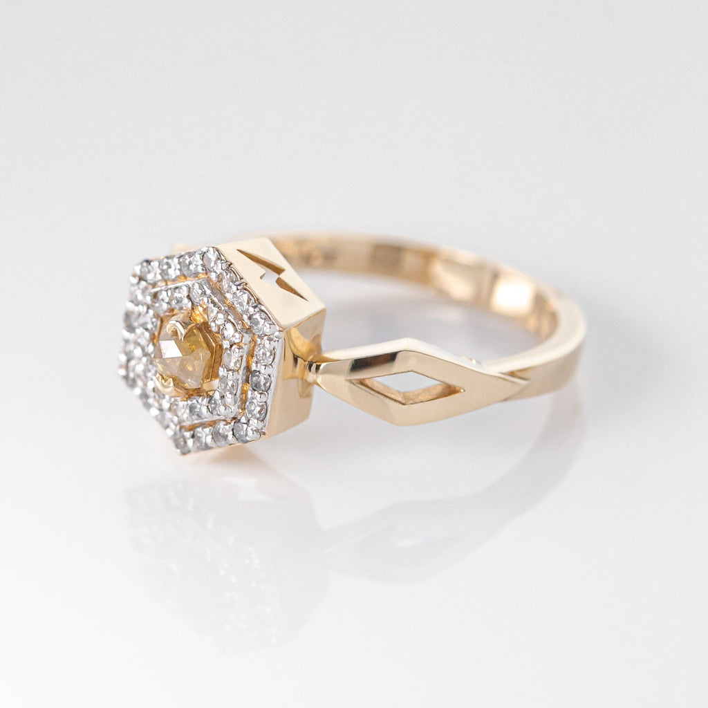 Space Odyssey Ring with character Cognac Diamond in 9 carat Yellow Gold