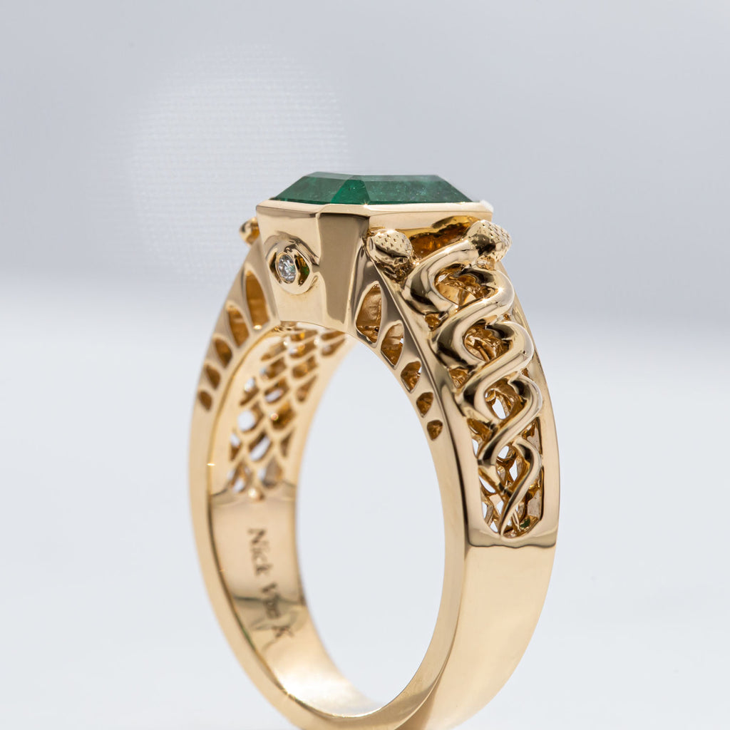 2.6 carat Emerald Golden Snake Bridge ring in 18 carat Gold