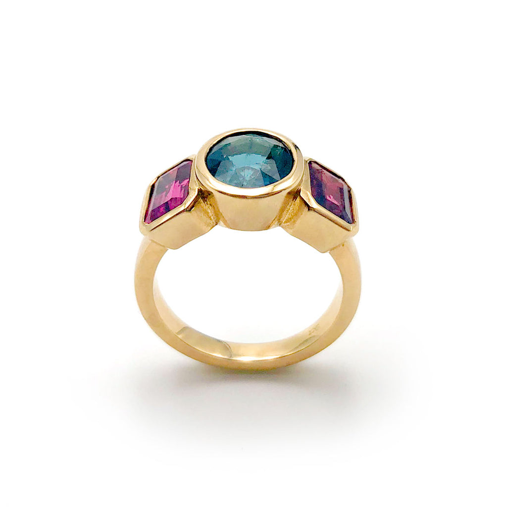 Stunning Blue Tourmaline Oval with twin Hot Pink Tourmalines in 9 carat Yellow Gold