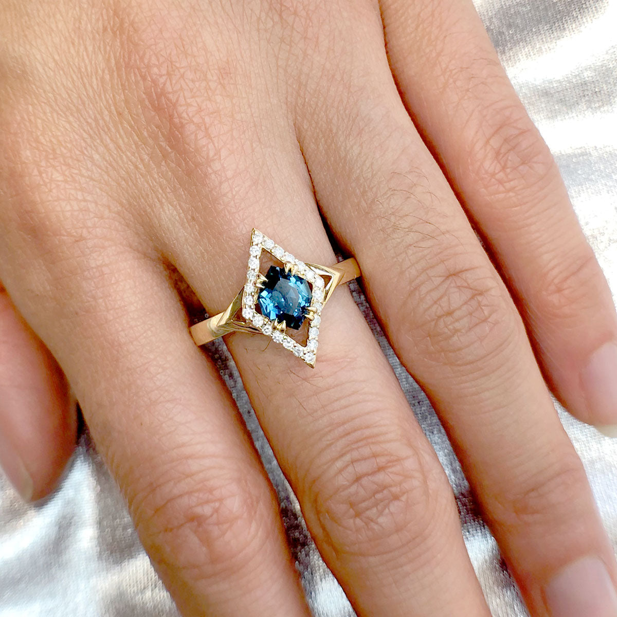 1.0 carat Deep Vibrant Blue Sapphire Helios Ring with Diamonds in 14 carat Yellow Gold