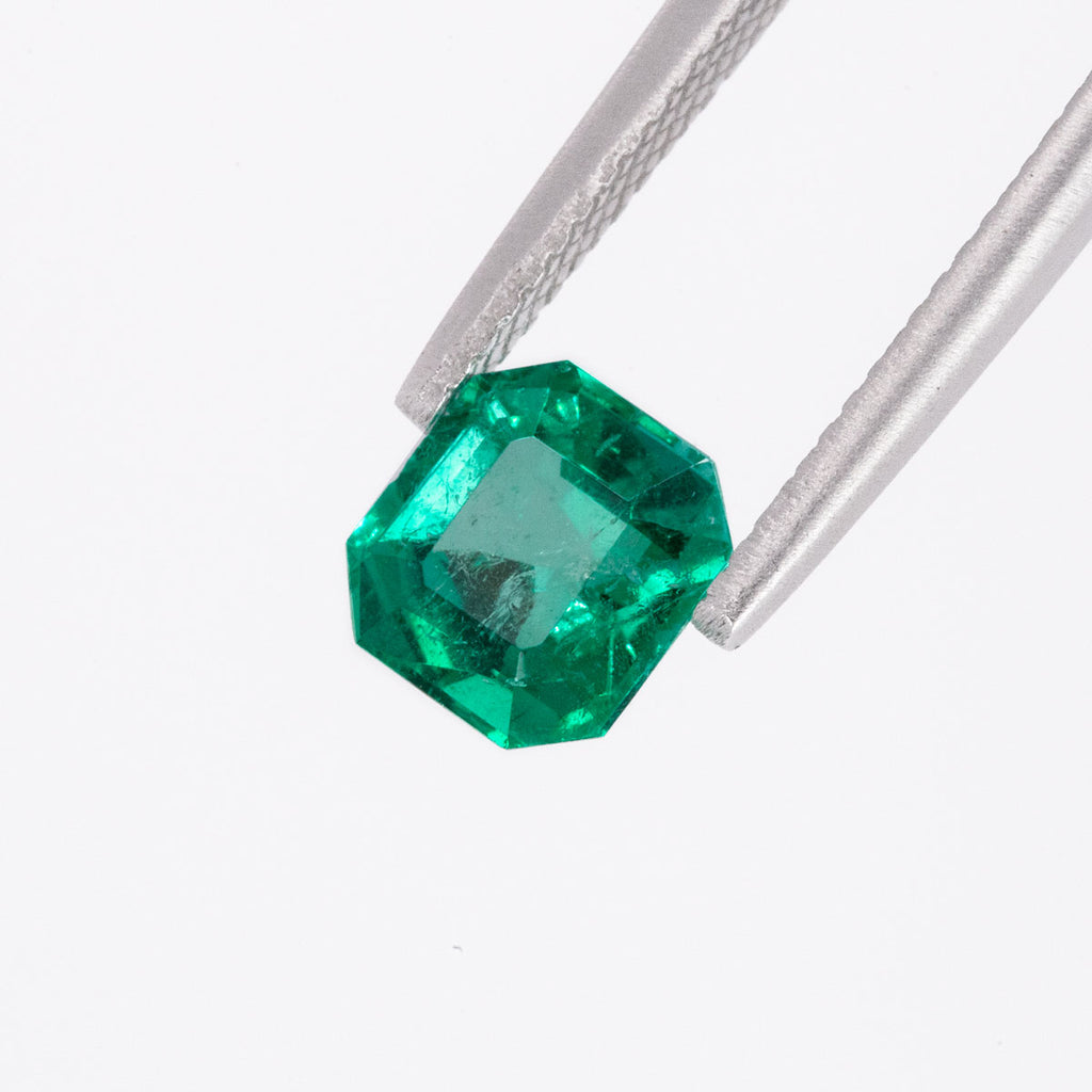 Vibrant Green Emerald - Emerald cut 1.58 carats