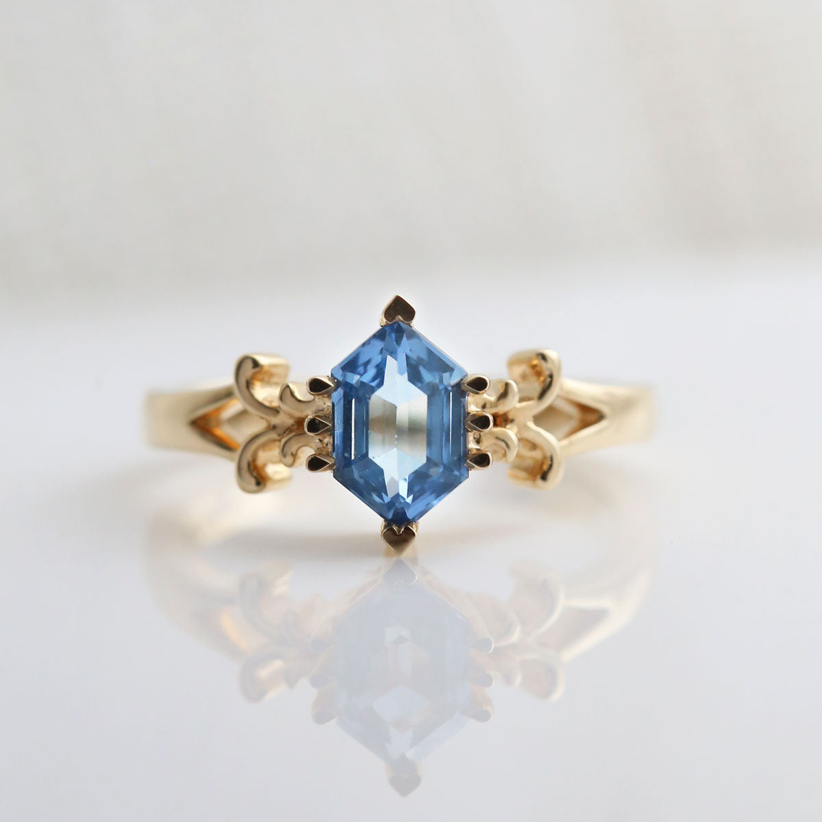 1.34 carat Hexagonal cut Cornflower Blue Sapphire French Filigree Ring  in 14 carat Yellow Gold