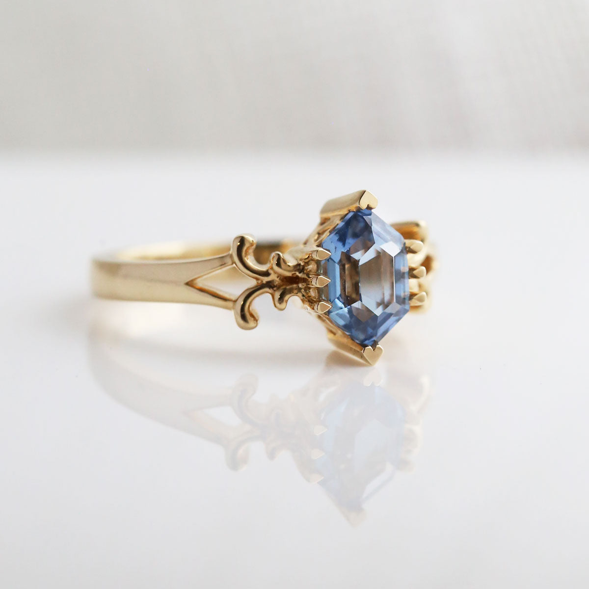 1.34 carat Hexagonal cut Cornflower Blue Sapphire French Filigree Ring  in 14 carat Yellow Gold