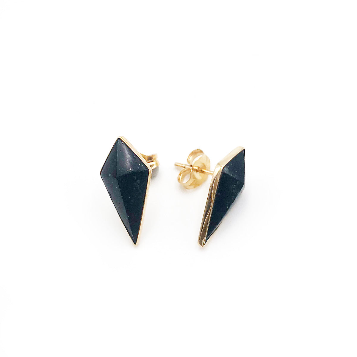 14 carat Gold Black Pounamu Pinnacle Studs