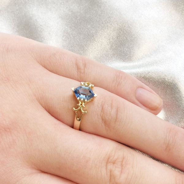 1.34 carat Hexagonal cut Cornflower Blue Sapphire French Filigree Ring  in 14 carat Yellow Gold