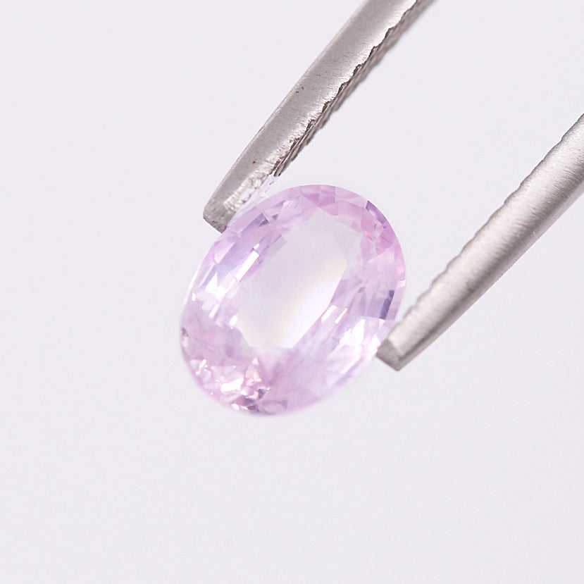 Classic Baby Pink Sapphire Oval faceted 2.0 carats