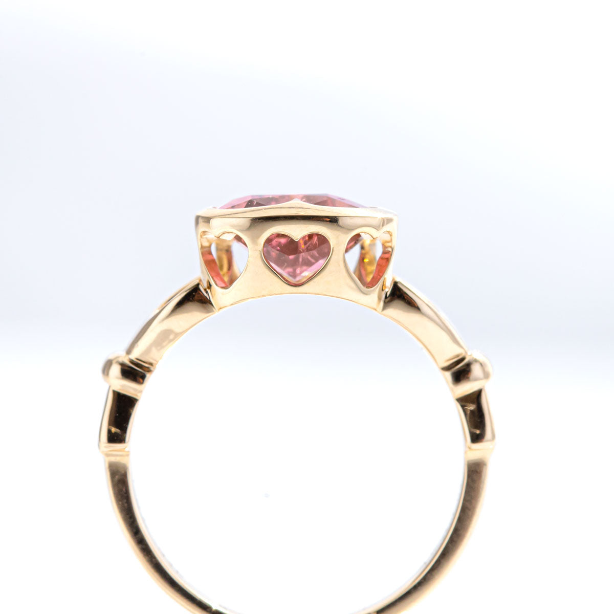 2.6 carat Pink Tourmaline Sweetheart ring in 9 carat Gold