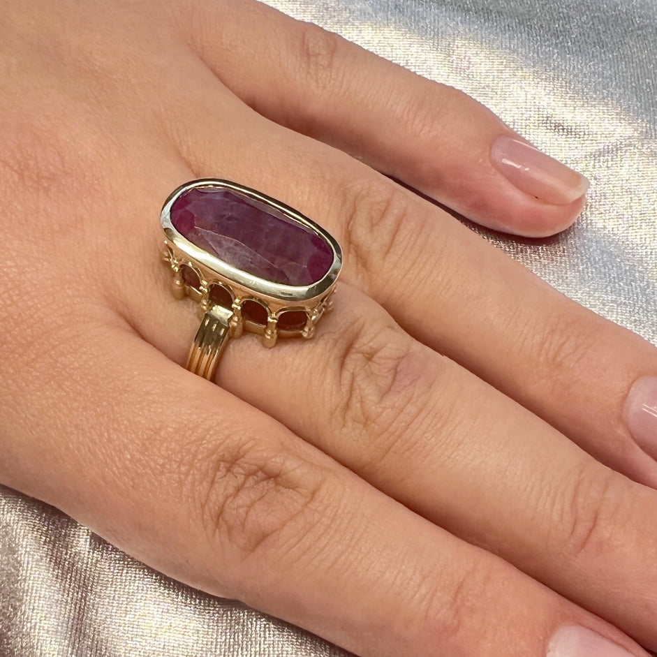 9.75 Celestial Ruby Colosseum ring in 9 carat Yellow Gold
