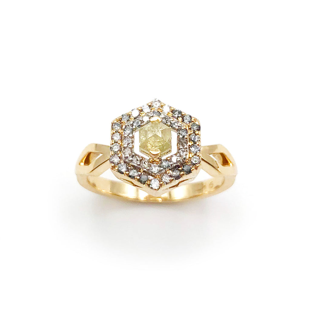Space Odyssey Ring with character Champagne Diamond in 9 carat Yellow Gold