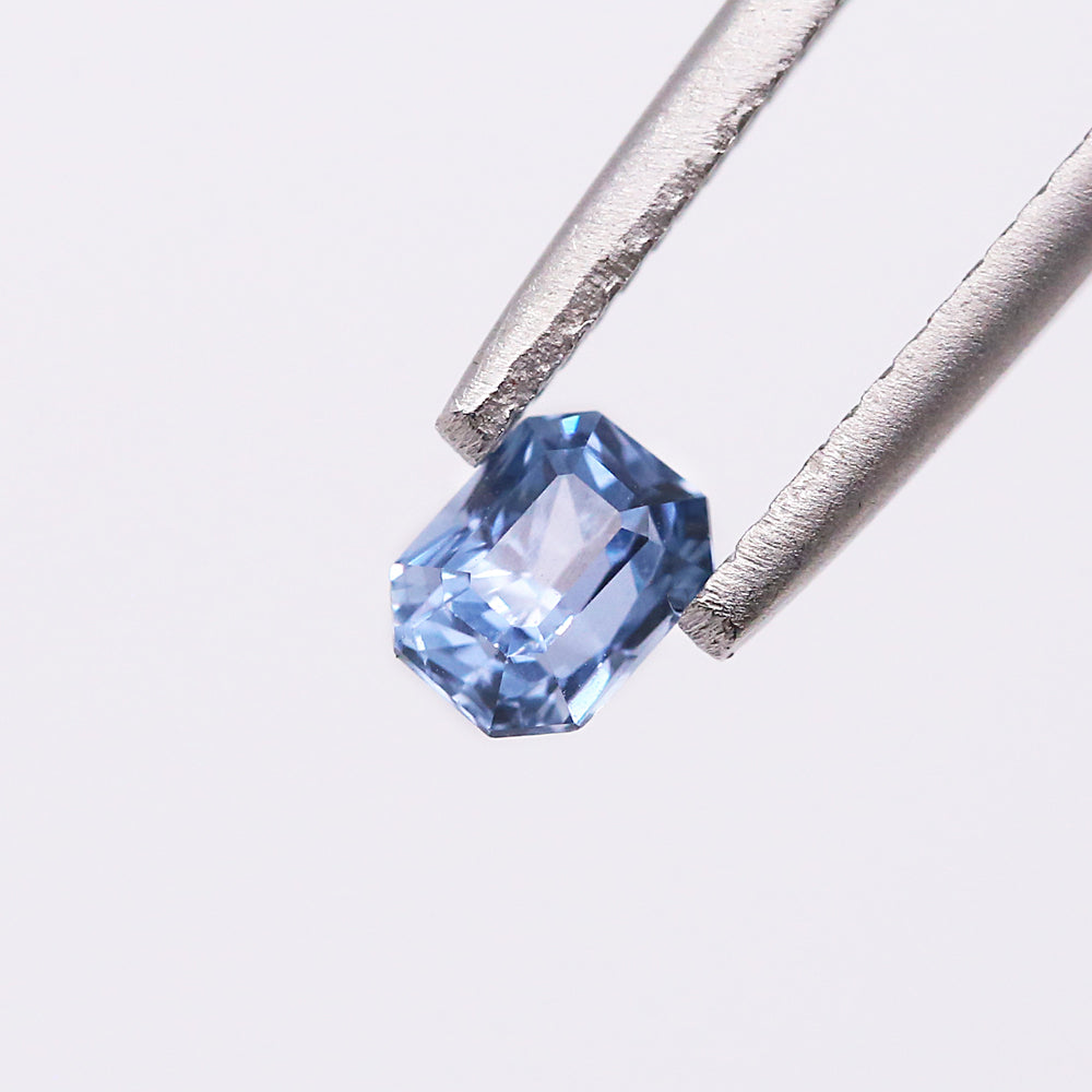 Violet Blue Sapphire Rectangular Radiant cut 0.68 carat