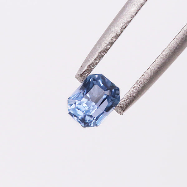 Violet Blue Sapphire Rectangular Radiant cut 0.68 carat